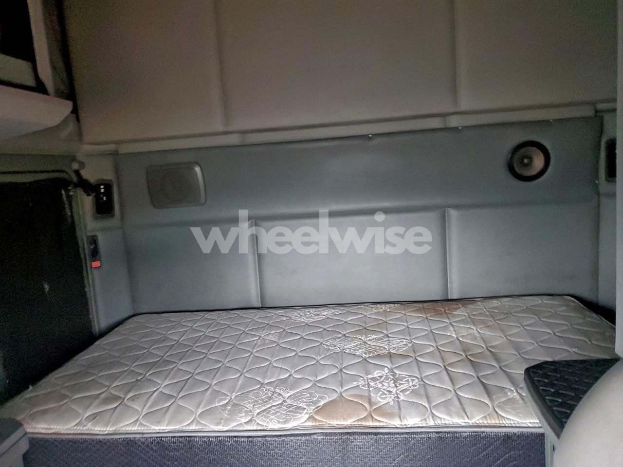 Photo 6 of 2015 KENWORTH CONSTRUCTION T680 (VIN 1XKYDP8XXFJ442129)