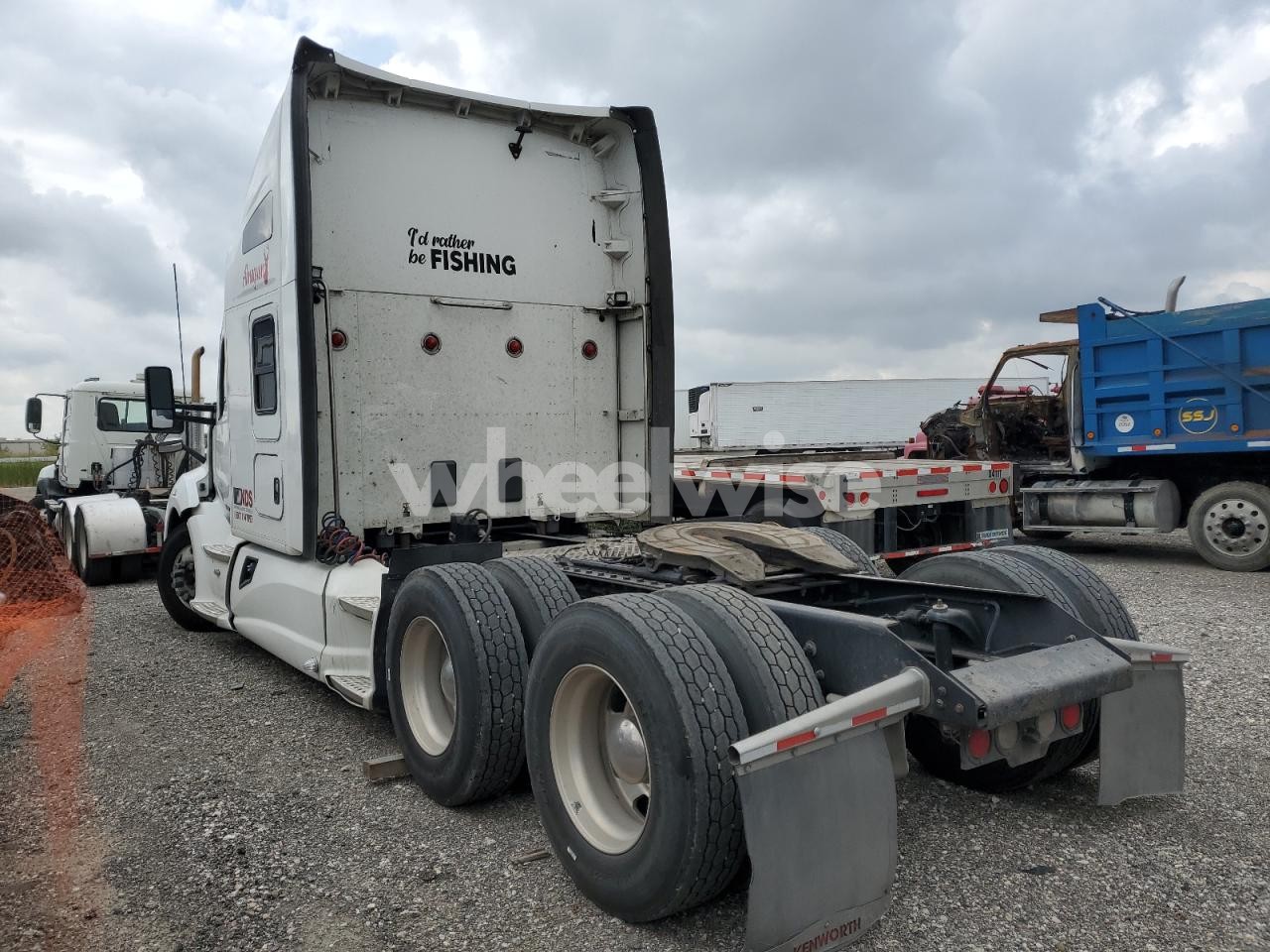 Photo 3 of 2018 KENWORTH T680 SEMI TRUCK (VIN 1XKYDP9X0JJ201784)