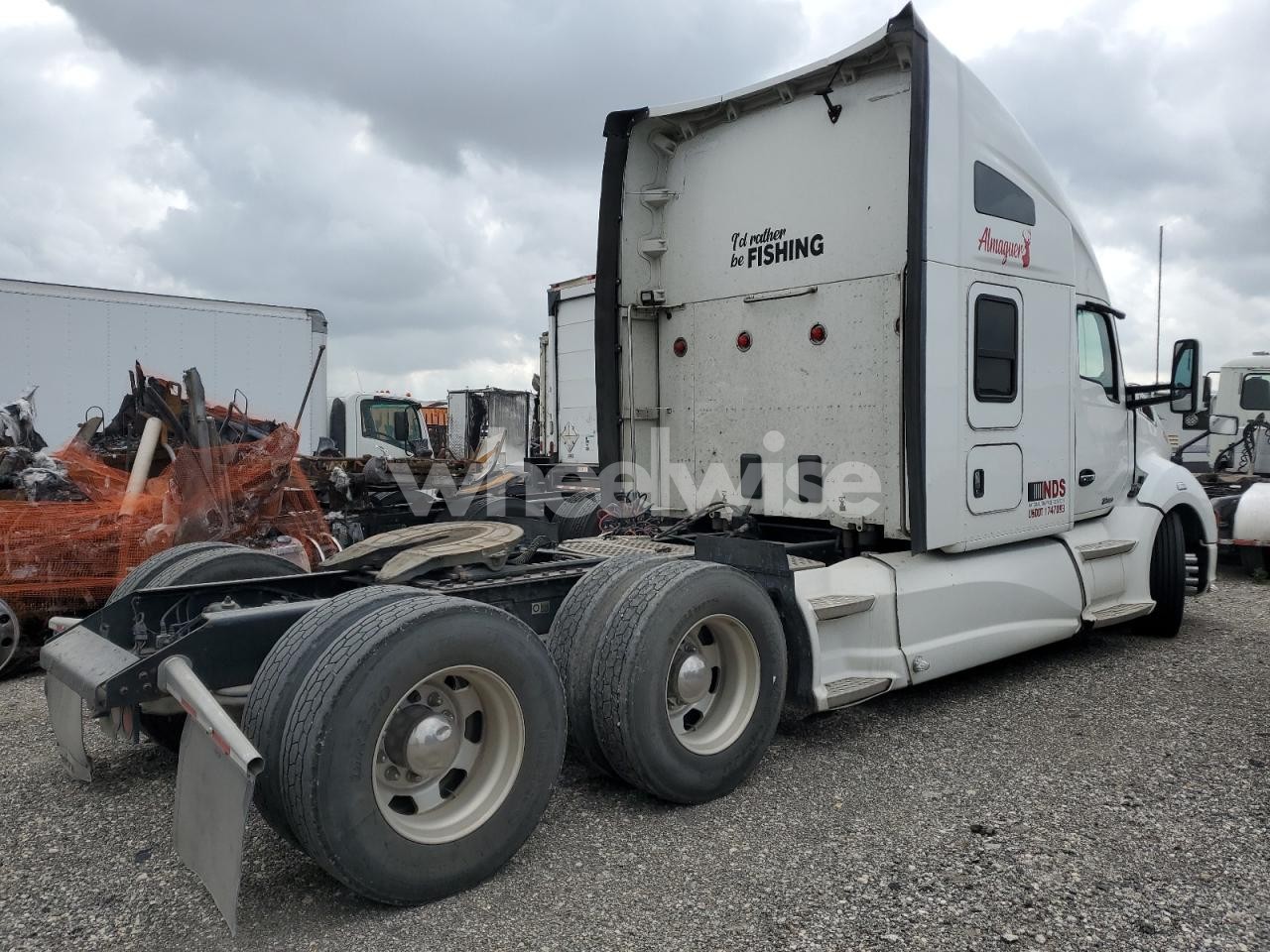 Photo 4 of 2018 KENWORTH T680 SEMI TRUCK (VIN 1XKYDP9X0JJ201784)