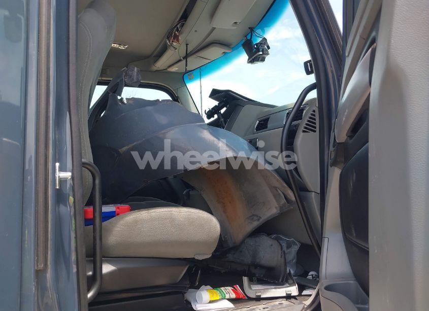 Photo 7 of 2020 Kenworth T680 (VIN 1XKYDP9X0LJ409005)