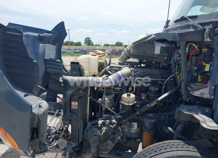 Photo 9 of 2020 Kenworth T680 (VIN 1XKYDP9X0LJ409005)