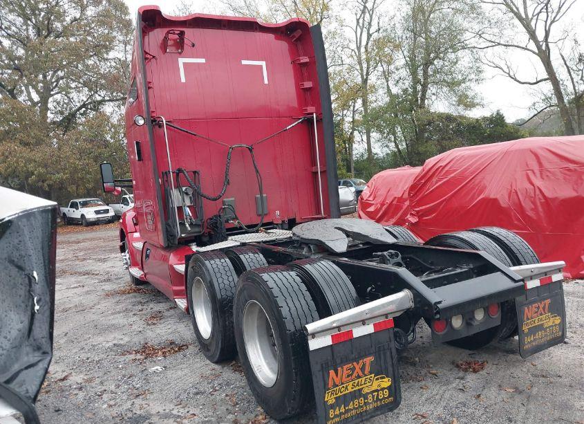 Photo 3 of 2016 Kenworth Construction T680 (VIN 1XKYDP9X1GJ978807)