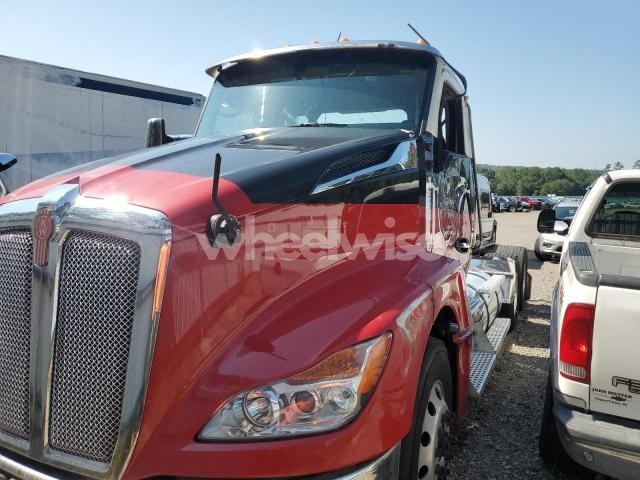 Photo 4 of 2023 KENWORTH T680 SEMI TRUCK (VIN 1XKYDP9X1PJ247147)