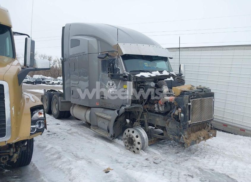 2017 Kenworth T680 (VIN 1XKYDP9X2HJ987940) main photo