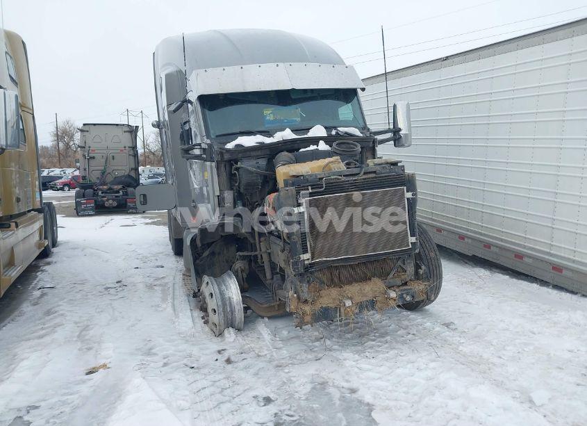 Photo 11 of 2017 Kenworth T680 (VIN 1XKYDP9X2HJ987940)