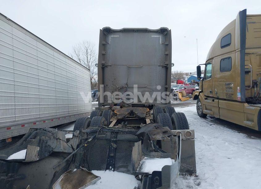 Photo 19 of 2017 Kenworth T680 (VIN 1XKYDP9X2HJ987940)