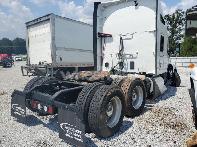 Photo 10 of 2022 KENWORTH T680 SEMI TRUCK (VIN 1XKYDP9X2NJ144820)