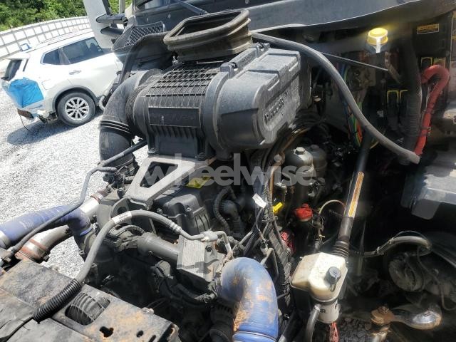 Photo 4 of 2022 KENWORTH T680 SEMI TRUCK (VIN 1XKYDP9X2NJ144820)