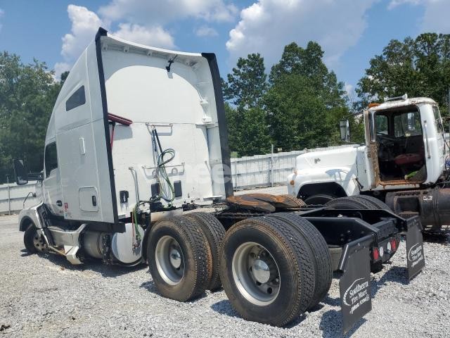 Photo 5 of 2022 KENWORTH T680 SEMI TRUCK (VIN 1XKYDP9X2NJ144820)