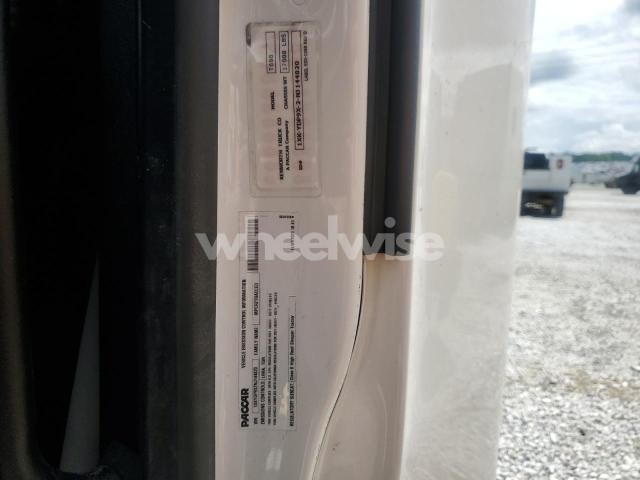 Photo 8 of 2022 KENWORTH T680 SEMI TRUCK (VIN 1XKYDP9X2NJ144820)