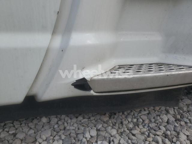 Photo 2 of 2016 KENWORTH T680 SEMI TRUCK (VIN 1XKYDP9X3GJ105060)