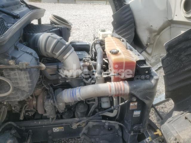 Photo 4 of 2016 KENWORTH T680 SEMI TRUCK (VIN 1XKYDP9X3GJ105060)