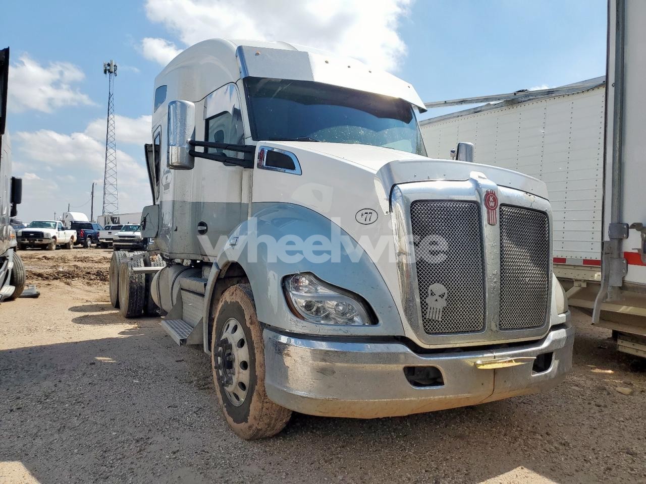 2018 KENWORTH T680 SEMI TRUCK (VIN 1XKYDP9X4JJ194077) main photo
