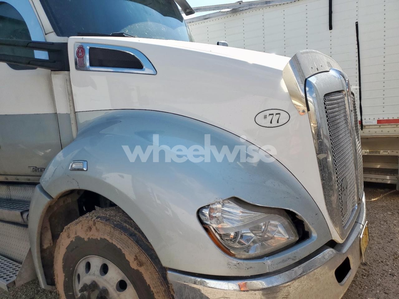 Photo 7 of 2018 KENWORTH T680 SEMI TRUCK (VIN 1XKYDP9X4JJ194077)