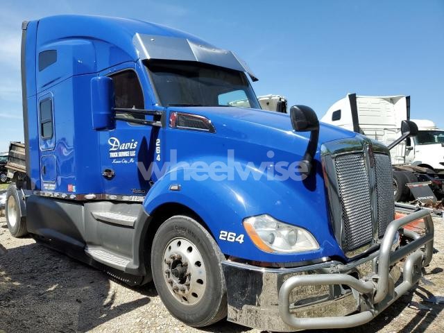 2020 KENWORTH T680 SEMI TRUCK (VIN 1XKYDP9X4LJ371195) main photo
