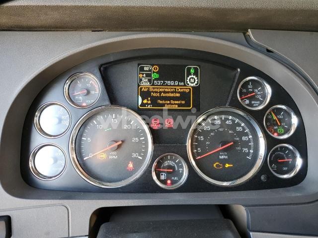 Photo 2 of 2020 KENWORTH T680 SEMI TRUCK (VIN 1XKYDP9X4LJ371195)