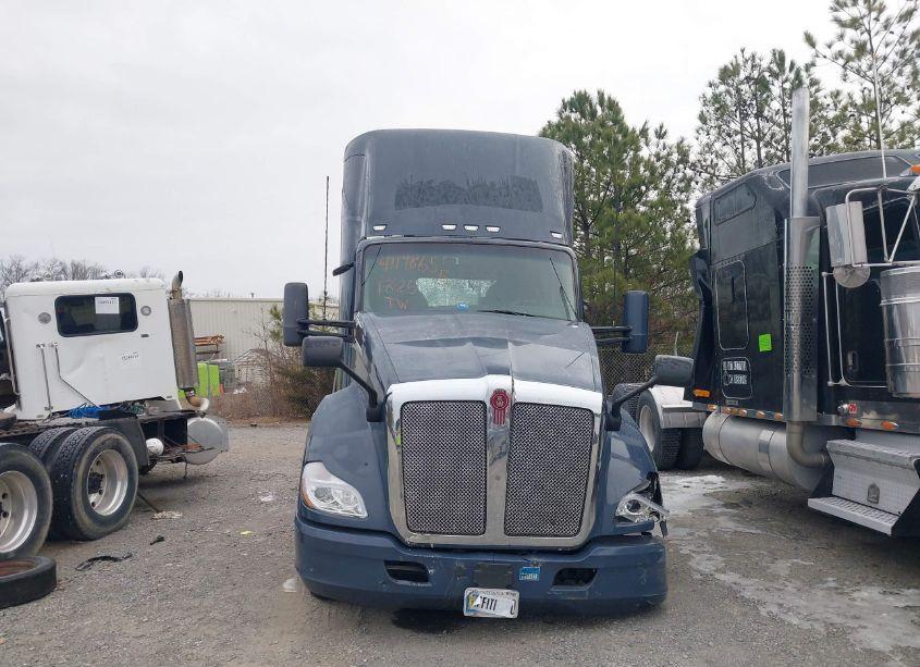 Photo 12 of 2020 Kenworth T680 (VIN 1XKYDP9X4LJ407578)