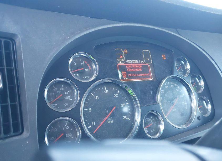 Photo 5 of 2020 Kenworth T680 (VIN 1XKYDP9X4LJ407578)