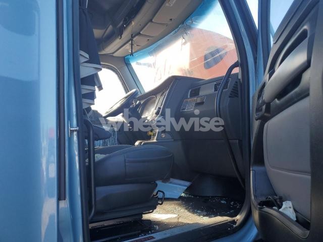 Photo 8 of 2024 KENWORTH T680 SEMI TRUCK (VIN 1XKYDP9X4RJ346368)