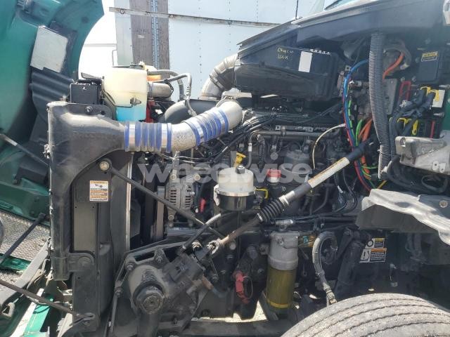 2018 KENWORTH T680 SEMI TRUCK (VIN 1XKYDP9X5JJ211730) main photo