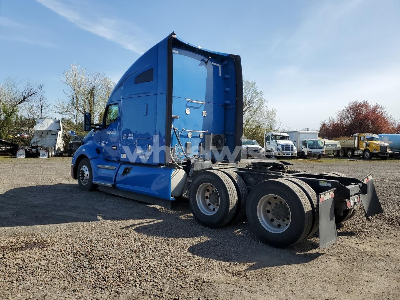 Photo 3 of 2020 KENWORTH T680 SEMI TRUCK (VIN 1XKYDP9X6LJ317395)