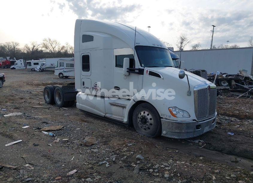 2015 Kenworth Construction T680 (VIN 1XKYDP9X7FJ432169) main photo