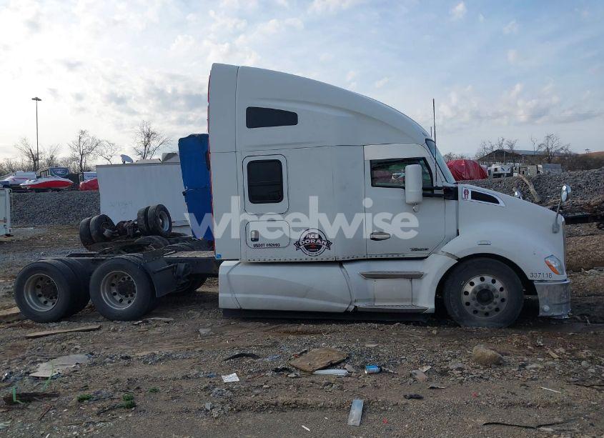 Photo 12 of 2015 Kenworth Construction T680 (VIN 1XKYDP9X7FJ432169)