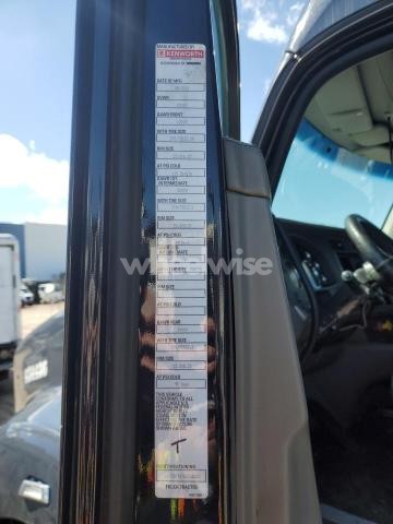 2016 KENWORTH T680 SEMI TRUCK (VIN 1XKYDP9X7GJ118202) main photo