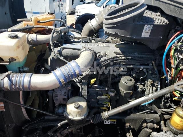 Photo 3 of 2016 KENWORTH T680 SEMI TRUCK (VIN 1XKYDP9X7GJ118202)