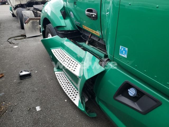 Photo 2 of 2020 KENWORTH T680 SEMI TRUCK (VIN 1XKYDP9X7LJ392395)