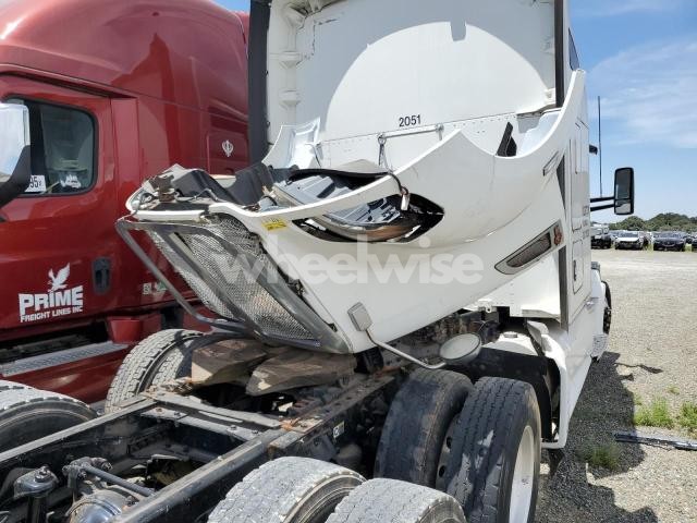 Photo 7 of 2018 KENWORTH CONSTRUCTION T680 (VIN 1XKYDP9X8JJ192767)