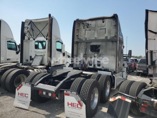 Photo 9 of 2022 KENWORTH T680 SEMI TRUCK (VIN 1XKYDP9X9NJ474812)