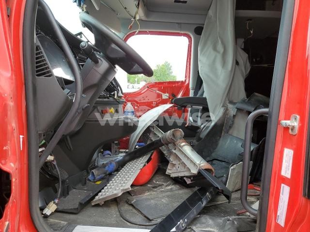 Photo 4 of 2023 KENWORTH T680 SEMI TRUCK (VIN 1XKYDP9X9PJ233545)