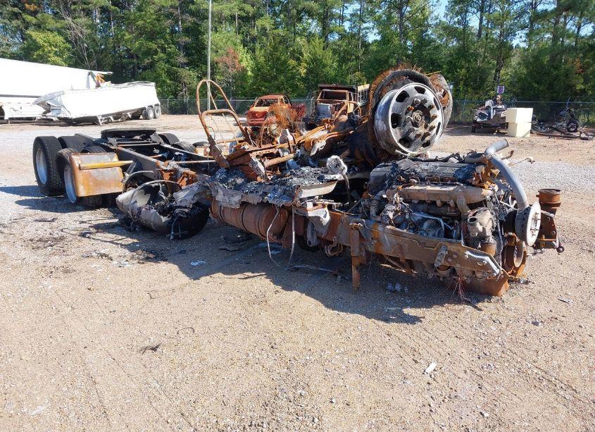 Photo 2 of 2014 Kenworth Construction T680 (VIN 1XKYDP9XXEJ389672)