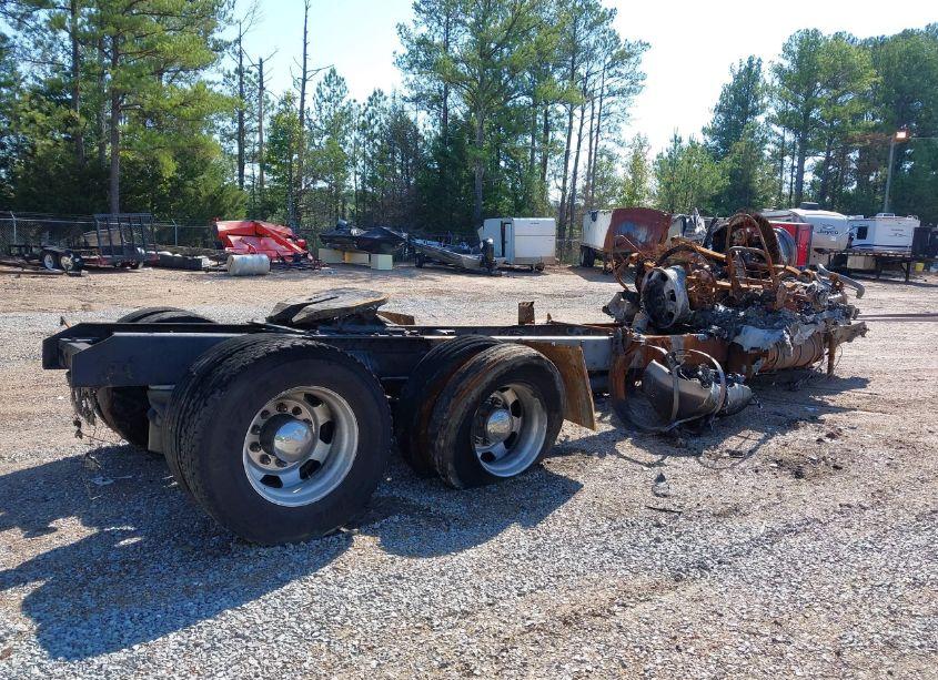 Photo 3 of 2014 Kenworth Construction T680 (VIN 1XKYDP9XXEJ389672)