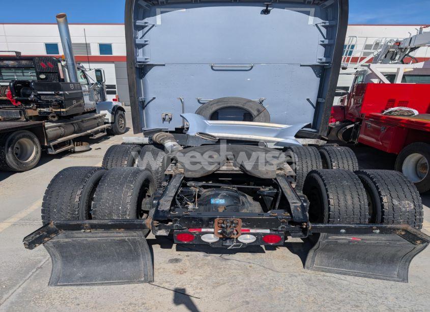 Photo 7 of 2020 Kenworth T680 (VIN 1XKYDP9XXLJ419072)