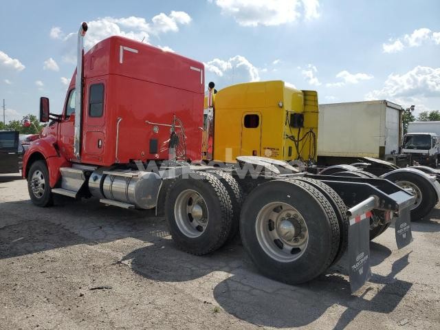 Photo 3 of 2018 KENWORTH T880 SEMI TRUCK (VIN 1XKZD49X0JJ221665)