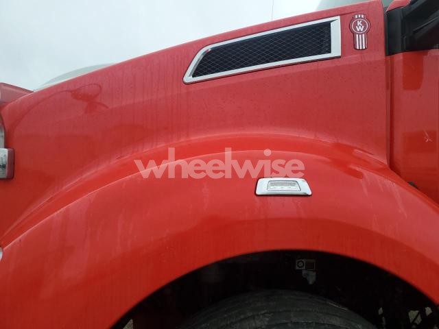 Photo 8 of 2018 KENWORTH T880 SEMI TRUCK (VIN 1XKZD49X0JJ221665)
