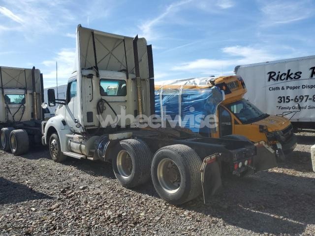 Photo 10 of 2015 KENWORTH T880 SEMI TRUCK (VIN 1XKZD49X6FJ423210)