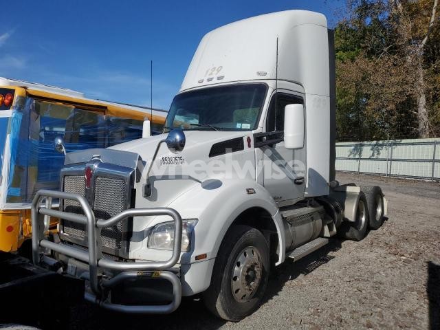 Photo 8 of 2015 KENWORTH T880 SEMI TRUCK (VIN 1XKZD49X6FJ423210)