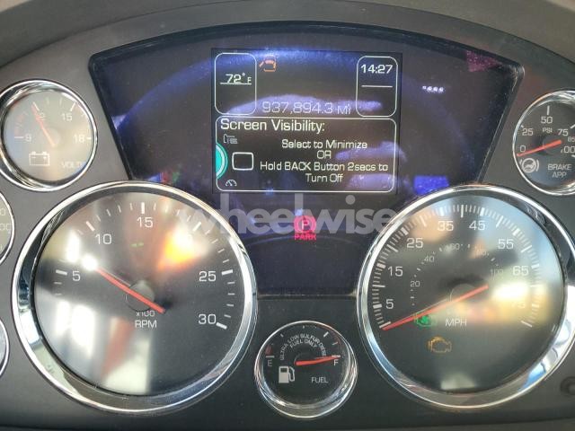 Photo 2 of 2015 KENWORTH T880 SEMI TRUCK (VIN 1XKZD49X6FJ461892)