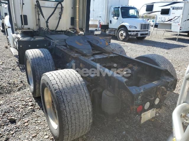 Photo 4 of 2015 KENWORTH T880 SEMI TRUCK (VIN 1XKZD49X6FJ461892)