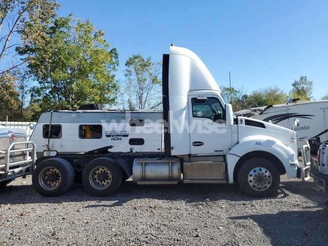 Photo 7 of 2015 KENWORTH T880 SEMI TRUCK (VIN 1XKZD49X6FJ461892)