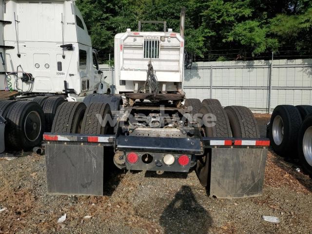 Photo 6 of 2016 KENWORTH T880 SEMI TRUCK (VIN 1XKZD49X6GJ481920)