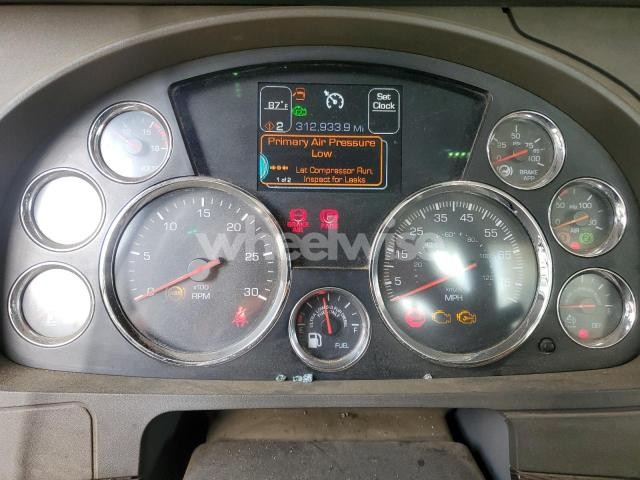 Photo 9 of 2016 KENWORTH T880 SEMI TRUCK (VIN 1XKZD49X6GJ481920)