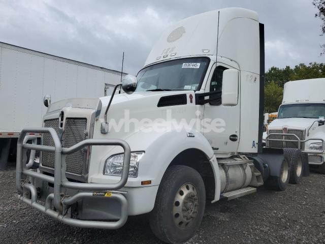Photo 3 of 2015 KENWORTH T880 SEMI TRUCK (VIN 1XKZD49XXFJ423209)