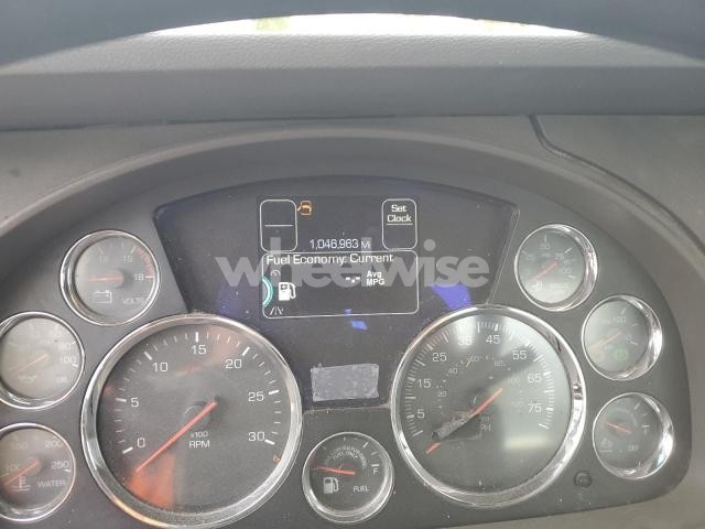 Photo 6 of 2015 KENWORTH T880 SEMI TRUCK (VIN 1XKZD49XXFJ423209)