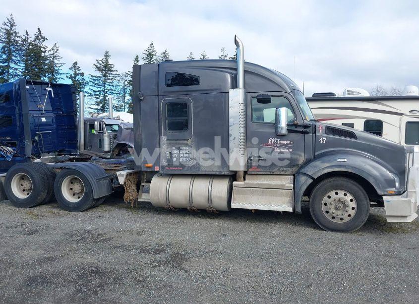 Photo 16 of 2020 Kenworth T880 N/A (VIN 1XKZD49XXLJ377926)