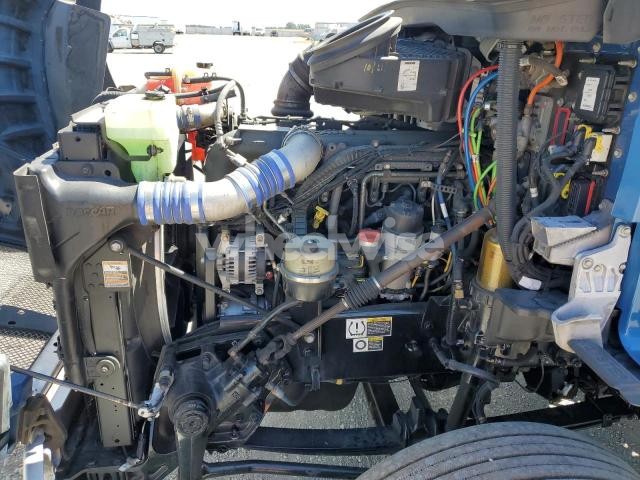 Photo 2 of 2016 KENWORTH T880 SEMI TRUCK (VIN 1XKZDP8X4GJ122150)