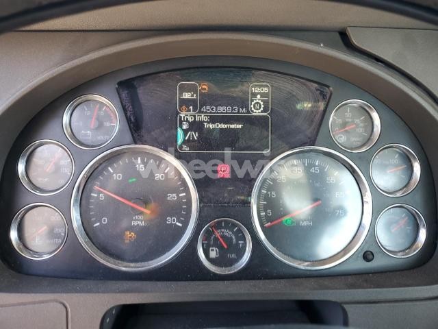 Photo 6 of 2016 KENWORTH T880 SEMI TRUCK (VIN 1XKZDP8X4GJ122150)